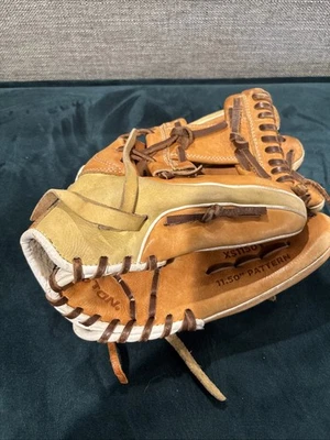 Easton XS1150Y 11.5” Professional Series Baseball Glove Youth Pattern Worked In - Image 1 of 4