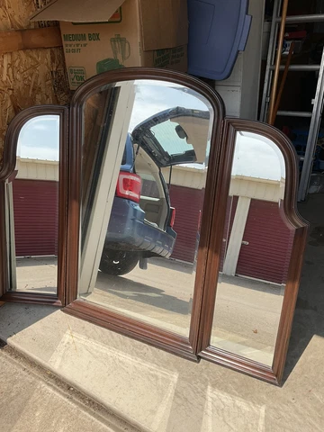 Ethan Allen  Tri-Fold Dresser Mirror Front Side In Great Shape Cover