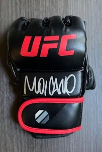 Guante UFC izquierdo autógrafo firmado Renato "Moicano" Carneiro verificado por BLOCKS CERTIFICADO DE AUTENTICIDAD - Imagen 1 de 3