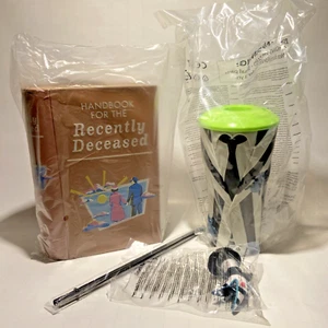 AMC Beetlejuice manuale recentemente scomparso popcorn secchio e tazza bevande NUOVO - Foto 1 di 7