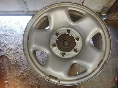 Llanta 16x7 acero 5 radios plateada de Toyota Tacoma 12231754 2018 Foto 1 de 4