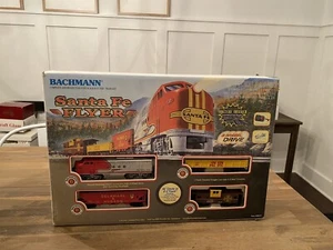 Bachmann HO Scale Santa Fe Flyer Train Set W/ Track Controller # 00647 Complete - Picture 1 of 11