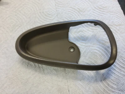 Pontiac Grand Am 1999-2005 conductor lado izquierdo interior manija puerta canastilla OE MARRÓN Foto 1 de 2