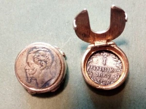 Coppia di copribottoni in argento dorato a pinza con monetina 1867 (H90) - Picture 1 of 1
