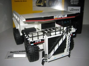 CATERPILLAR 797 B MULDENKIPPER WEISS #519.2 NZG 1:50 OVP - Bild 1 von 1