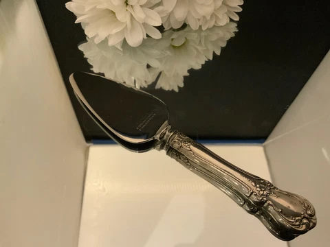 TOWLE  ~ OLD MASTER ~  STERLING HANDLE CHEESE KNIFE Cover