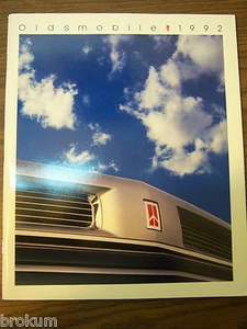 MINT Large 92 Page 1992 OLDSMOBILE OLDS MODEL LINE DEALER SALES BROCHURE #895 - Picture 1 of 8