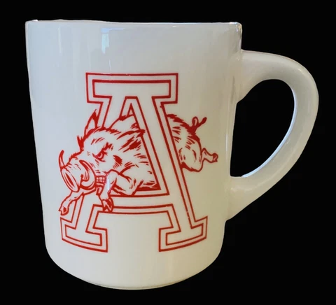 VTG ARKANSAS RAZORBACKS TEAM LOGO CERAMIC COFFEE MUG CUP 8OZ Cover