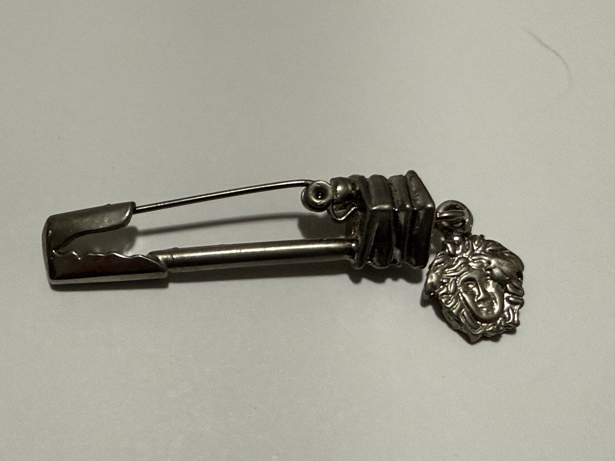 VERSACE ブローチ シルバー メデューサ VERSACE ブローチ シルバー