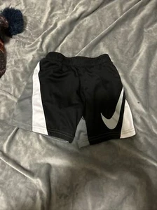 Nike Dri-Fit Shorts Boys Size 4/5 S - Picture 1 of 5