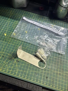 Herramientas a Presión Pantalla Gigante Promo Destornillador Hardware Montaje en Pared Kit - Imagen 1 de 1