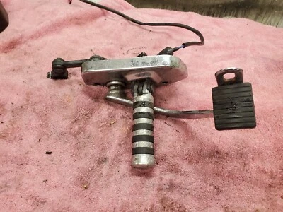 1997 Kawasaki Vulcan VN 1500 VN1500 A11 apoio para os pés traseiro direito conjunto traseiro pé - Imagem 1 de 4