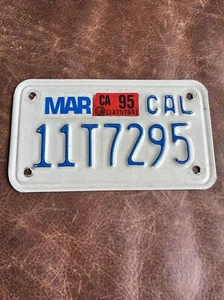 Placa de licencia de motocicleta California 1995 🏍️ etiqueta vintage CAL # 11 T 7295 - Imagen 1 de 5