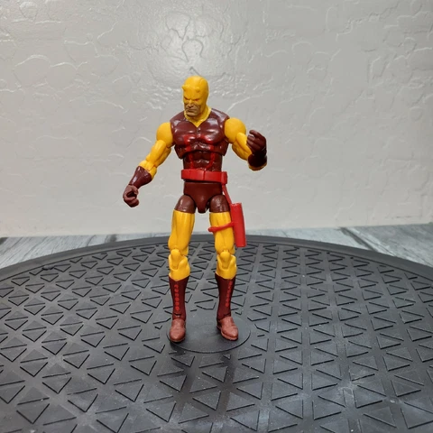 Hasbro Marvel Legends Series 4" Daredevil Classic Yellow Suit Action Figure 2015 Cover