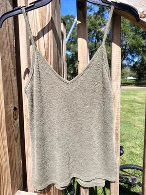 Camiseta sin mangas Forever 21 mediana cami corta para mujer talla XS verde oliva/gris Foto 1 de 3