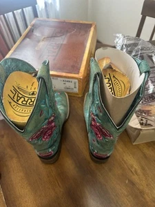 Corral Hand Crafted Boots! - Picture 1 of 5