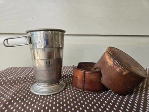 Antigua taza de viaje plegable de principios de 1900 con estuche de cuero. Alemán, - Imagen 1 de 13