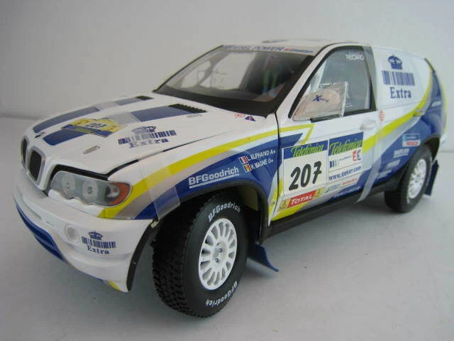 Solido BMW X5 2004 Echelle 1:18 Véhicule tout Terrain - Blanche