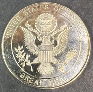 1/2 ounce Silver Coin USA GREAT SEAL Eagle Pyramid 1 3/8"D - Picture 1 of 7