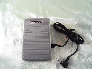 Foot Control Pedal Singer 7435,7437,7438,7439,7440,7441,7443,7444,7445,7447,7448 - Picture 1 of 2