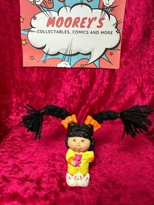 Figura Muñeca Mega Block Pelo Negro - Imagen 1 de 4