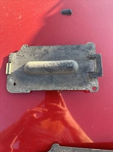 ROVER 75 MG ZT FREELANDER PASSENGER FRONT INNER ARCH INSPECTION COVER - Picture 1 of 3