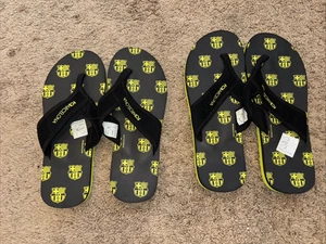 Sandalias Originales FC Barcelona NEGRAS Amarillas Multi-logo - Imagen 1 de 10