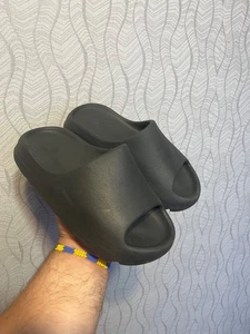 Adidas x Kanye West Yeezy Boost Woman's Granite Black Bone Slippers Slides US5 - Picture 1 of 9