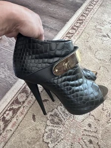 Guizeppe Zanotti Booties 6.5 - Picture 1 of 9