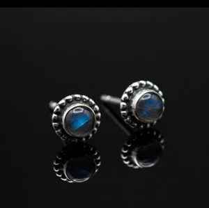 Dainty 925 Sterling Silver Beaded Natural Labradorite Ladies Studs Jewellery - Picture 1 of 6