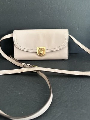 COLE HAAN Cartera Bandolera Marli Bolso sin asas Cuero Rosa Claro Hebilla Acento Foto 1 de 4