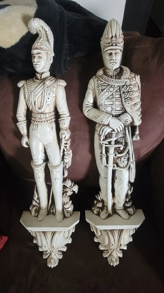 2 colgantes de pared vintage BURWOOD 4326 Conquistador soldado español 1965 Foto 1 de 1