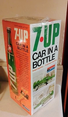 Coche monograma vintage 1975 en botella 7-UP Snaptite 7547 ¡COMO NUEVO TODAVÍA SELLADO!! Foto 1 de 4