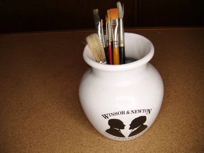 lovely Winsor & Newton paint brush pot - artists brush holder pot - Image 1 of 4