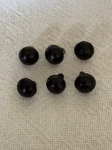6 Vintage SCHWARZ Stiefel Knopf Anzug Teddy Augen/Stofftiere/Puppenschuhe/Handschuh 8 mm - Bild 1 von 3