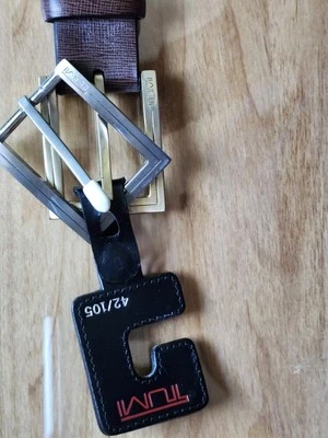 Cinturón de cuero texturizado marrón TUMI 42/110. Hebillas intercambiables Fit 36-40 Foto 1 de 4