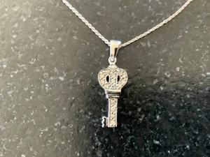 Collar colgante con llave de cristal de plata esterlina - Imagen 1 de 4