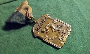 Rare Vintage Ice Skating Brass Medal & Ribbon M.A.S.A. / B.I.P. 1956 Women 680YD - Picture 1 of 4