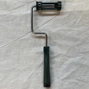 Wooster Sherlock 4" Paint Roller Frame - Picture 1 of 2