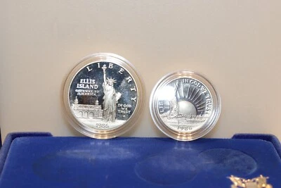 1986 US Statue of Liberty (2) Coin Proof Set $1 & 50c Box/COA - Image 1 of 4