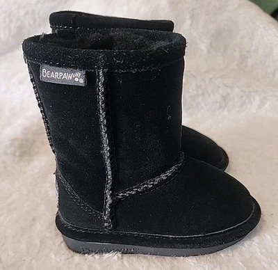 Bearpaw Short Black Suede Girls Winter Boots - Cozy & Comfortable Size 5c - Image 1 of 4