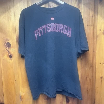 Camiseta Preta Majestic Pittsburgh Pirates, Mccutchen #22, Tamanho 2XL, Letras Vermelhas - Imagem 1 de 4