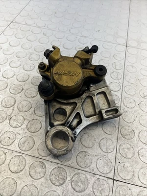 Pinza de freno trasera Honda CBR600RR 2003-2004 con montaje de suspensión OEM Foto 1 de 4