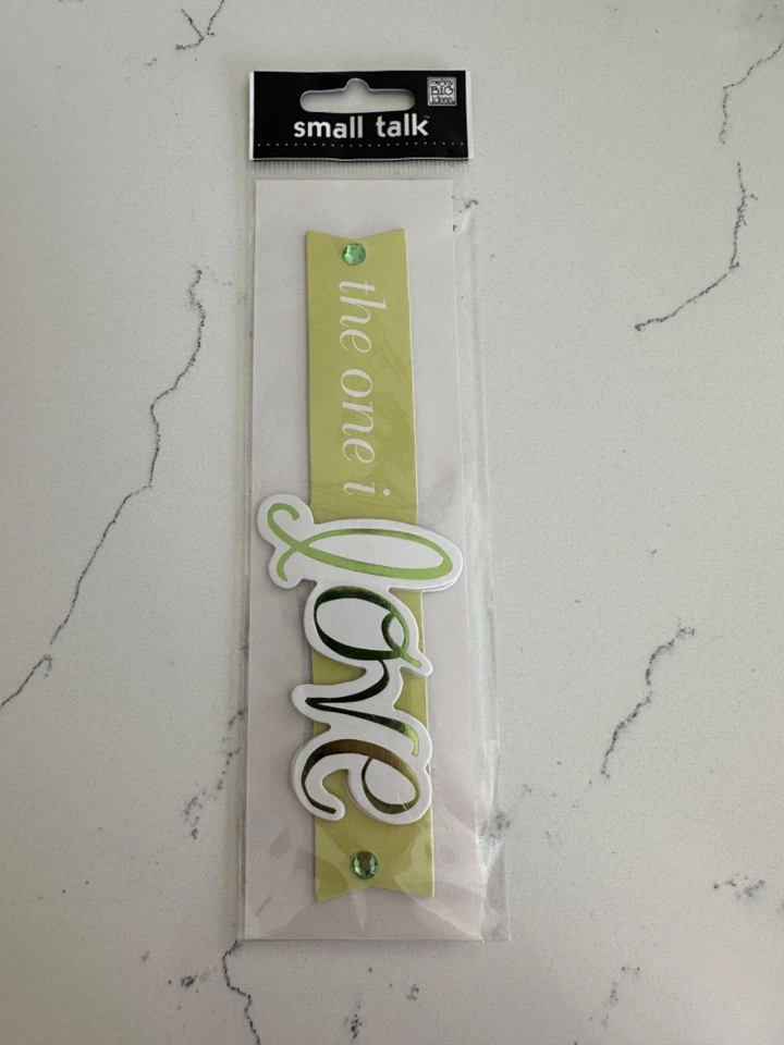 Álbum de recortes Me & My Big Ideas Small Talk Green Boarder con letrero One I Love Foto 1 de 4