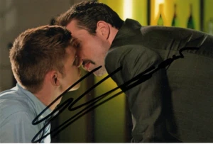 Hollyoaks/Peaky Blinders: FOTO DE ACCIÓN 6x4 firmada por Emmett J. Scanlan + certificado de autenticidad - Imagen 1 de 1