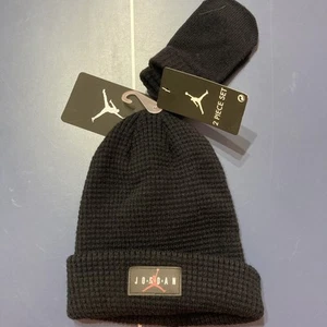 Jordan 2 Piece Beanie And Glove Set NWT 12/24M Kids - Picture 1 of 4