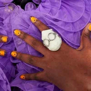 Iris Apfel X H&M HM Face Head Ring White Cream Face Skull Shape Size XS/S New - Picture 1 of 2