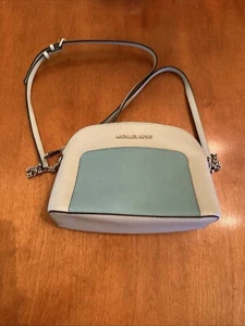 Michael Kors Cindy Pocket Large Dome Crossbody - Celadon/Azure - Bild 1 von 5