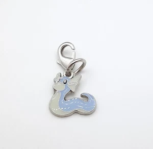 Pokemon Center Dratini 1" Metall Schlüsselanhänger Charm - Bild 1 von 1