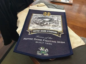 Notre Dame Fighting Irish besticktes Stadionbanner 24” x 15” mit Aufhänger. - Bild 1 von 6